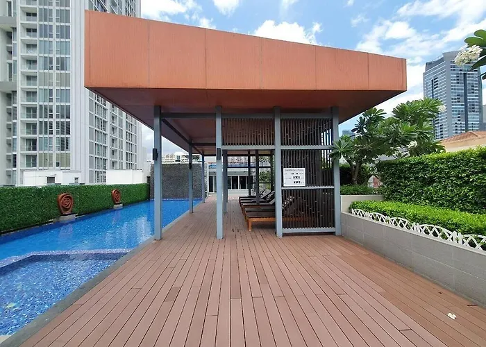 Dazzle 4* Bangkok