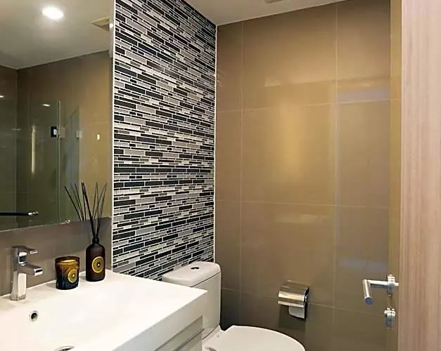 Dazzle 4* Bangkok