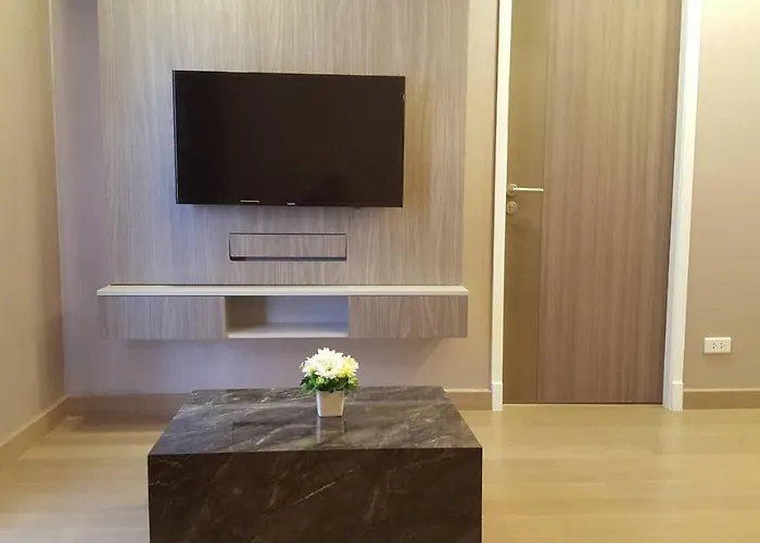 Dazzle 4* Bangkok